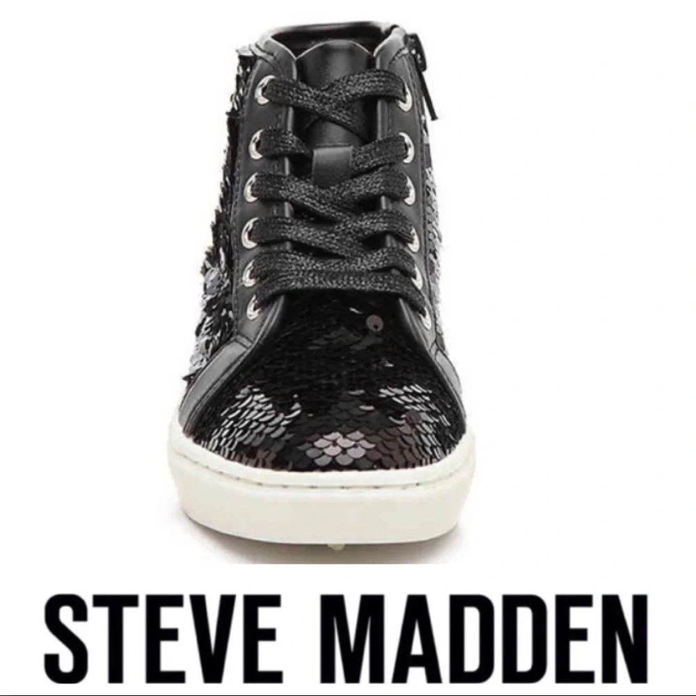 💕SALE💕 Steve Madden Black Sequins Smiley Sneakers - Picture 4 of 9